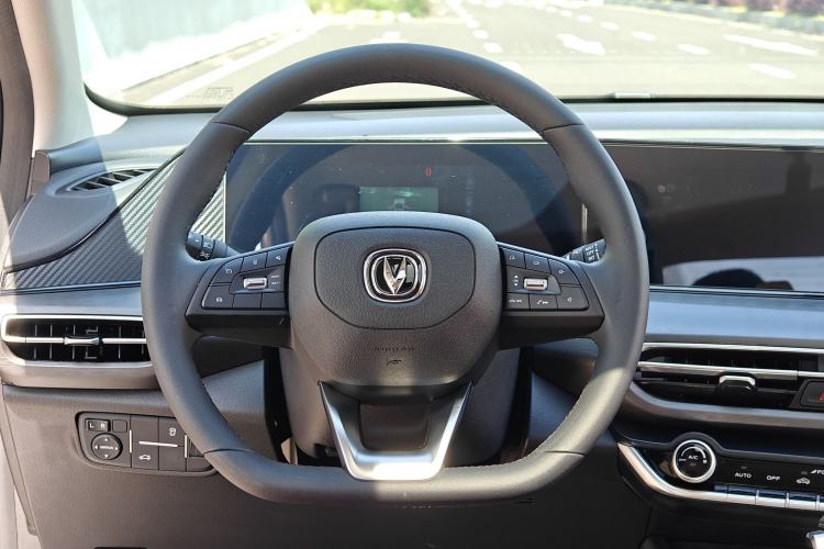 Used CHANGAN Eado 2021 PLUS Blue Whale NE 1.4T GDI DCT Prestige Model Steering Wheel