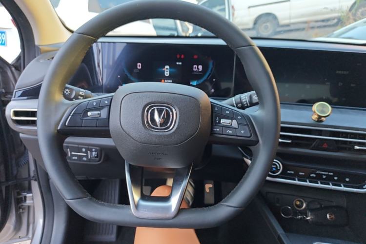 Used CHANGAN Eado 2021 PLUS 1.6L GDI Manual Luxury Model Steering Wheel