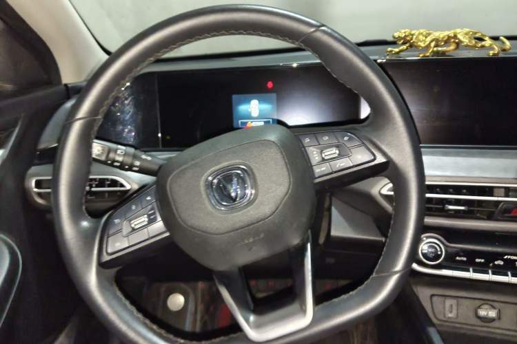 Used CHANGAN Eado 2021 PLUS Blue Whale NE 1.4T GDI DCT Prestige Model Steering Wheel