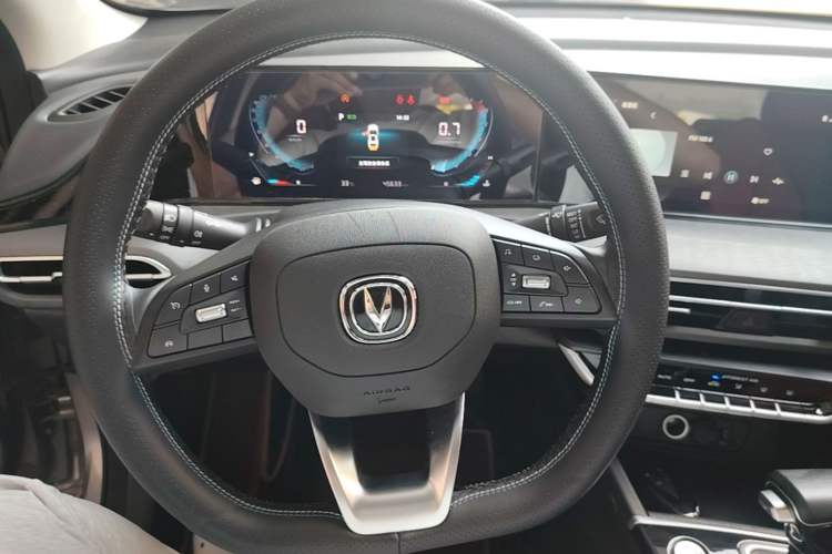 Used CHANGAN Eado 2021 PLUS Blue Whale NE 1.4T GDI DCT Prestige Model Steering Wheel