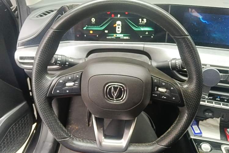 Used CHANGAN Eado 2021 PLUS Blue Whale NE 1.4T GDI DCT Flagship Model Steering Wheel