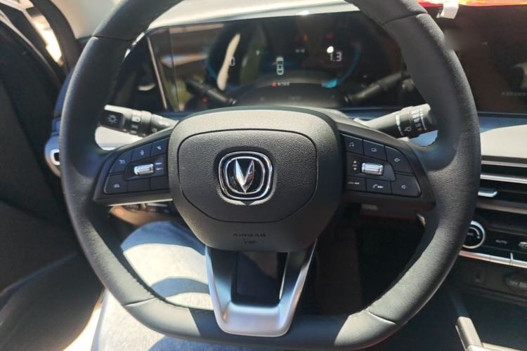 Used CHANGAN Eado 2021 PLUS Blue Whale NE 1.4T GDI DCT Prestige Model Steering Wheel