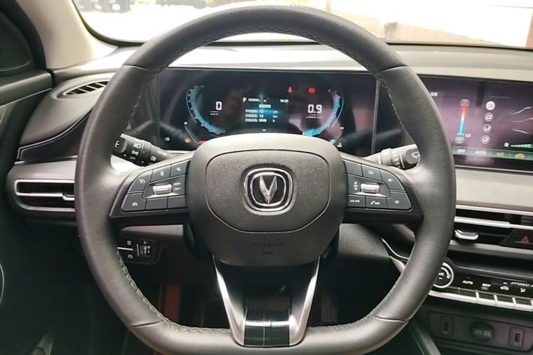 Used CHANGAN Eado 2021 PLUS Blue Whale NE 1.4T GDI DCT Prestige Model Steering Wheel