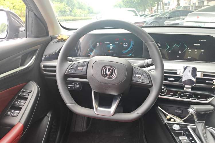Used CHANGAN Eado 2021 PLUS Blue Whale NE 1.4T GDI DCT Prestige Model Steering Wheel