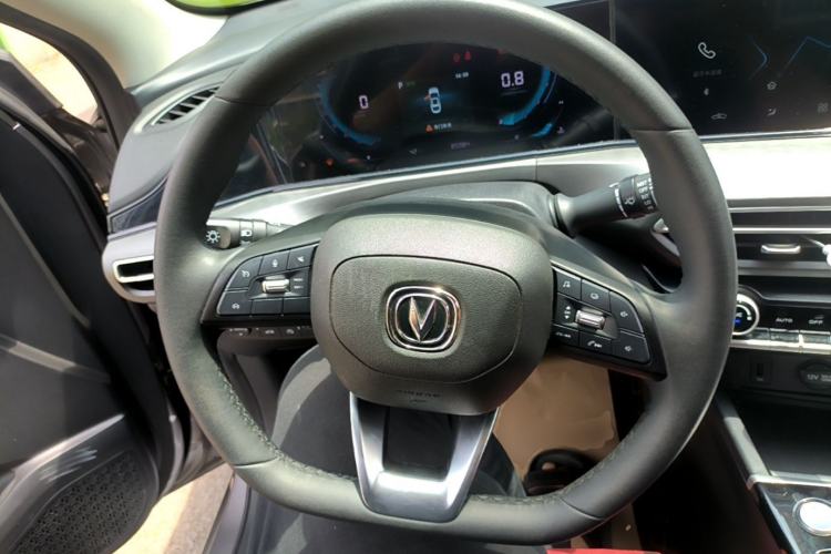 Used CHANGAN Eado 2021 PLUS Blue Whale NE 1.4T GDI DCT Prestige Model Steering Wheel
