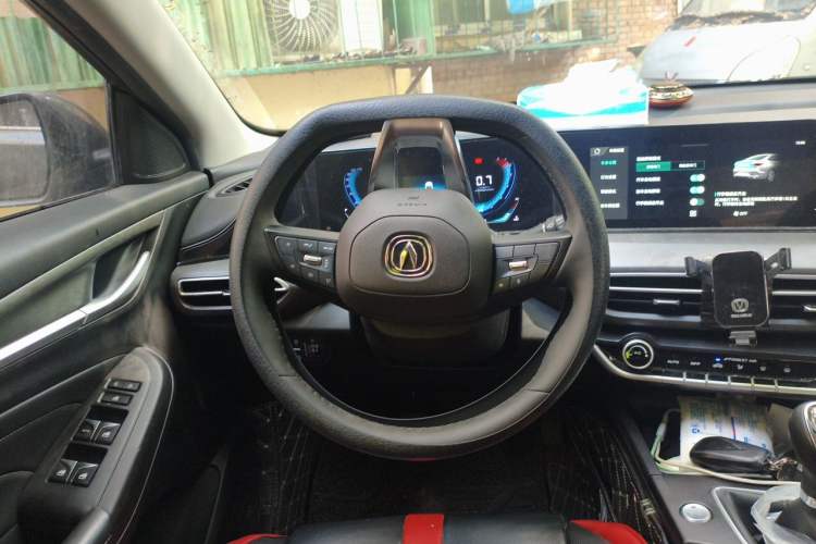 Used CHANGAN Eado 2021 PLUS 1.6L GDI Manual Luxury Model Steering Wheel