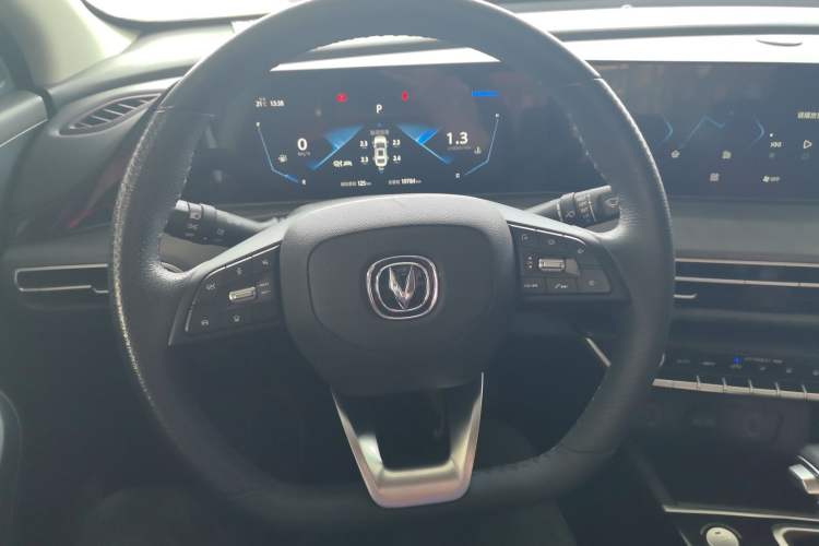Used CHANGAN Eado 2021 PLUS Blue Whale NE 1.4T GDI DCT Flagship Model Steering Wheel