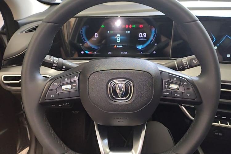 Used CHANGAN Eado 2021 PLUS Blue Whale NE 1.4T GDI DCT Prestige Model Steering Wheel