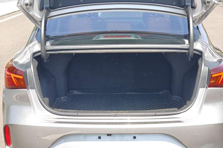 Used CHANGAN Eado 2021 PLUS Blue Whale NE 1.4T GDI DCT Prestige Model Trunk