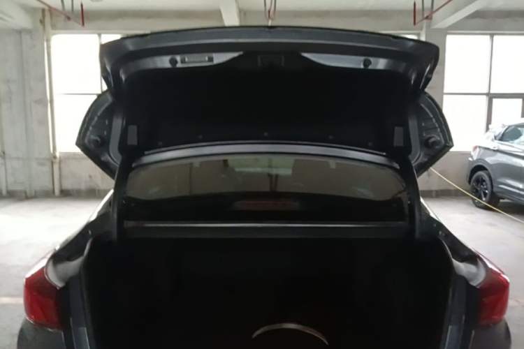 Used CHANGAN Eado 2021 PLUS Blue Whale NE 1.4T GDI DCT Prestige Model Trunk