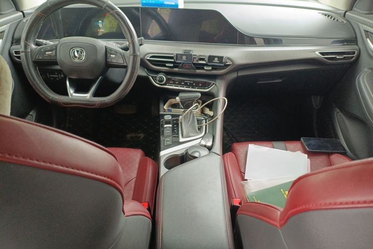 Used CHANGAN Eado 2021 PLUS Blue Whale NE 1.4T GDI DCT Prestige Model Center Console