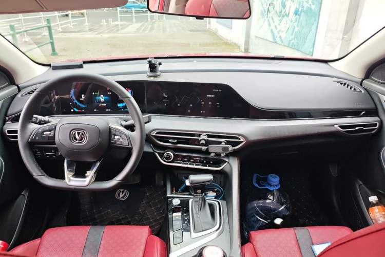 Used CHANGAN Eado 2021 PLUS Blue Whale NE 1.4T GDI DCT Prestige Model Center Console