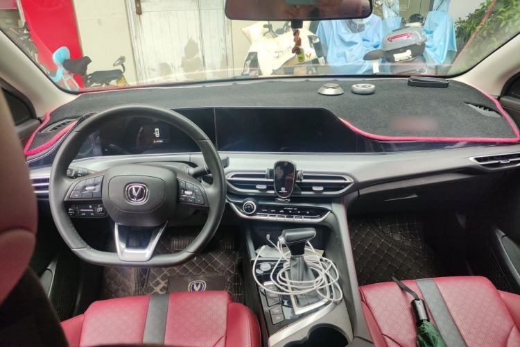 Used CHANGAN Eado 2021 PLUS Blue Whale NE 1.4T GDI DCT Prestige Model Center Console