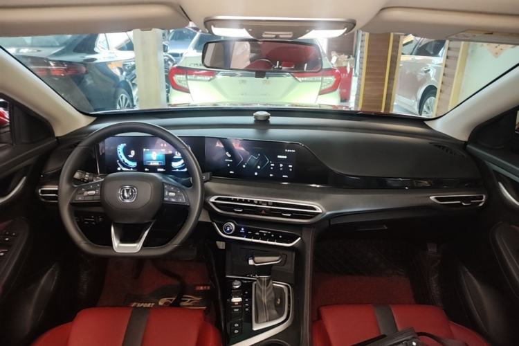 Used CHANGAN Eado 2021 PLUS Blue Whale NE 1.4T GDI DCT Prestige Model Center Console