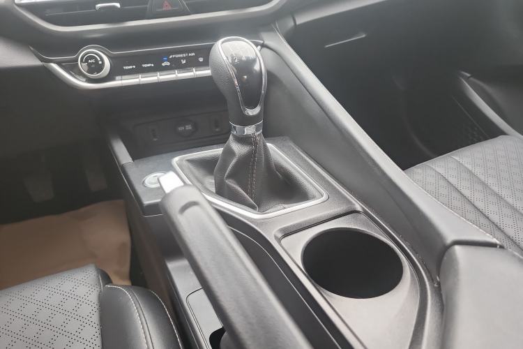 Used CHANGAN Eado 2021 PLUS 1.6L GDI Manual Elite Model Gear Lever