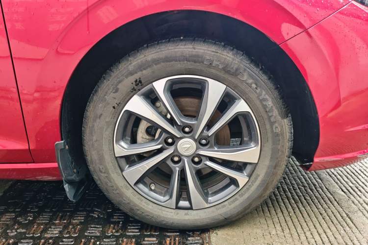 Used CHANGAN Eado 2021 PLUS Blue Whale NE 1.4T GDI DCT Prestige Model Right Front Wheel Hub