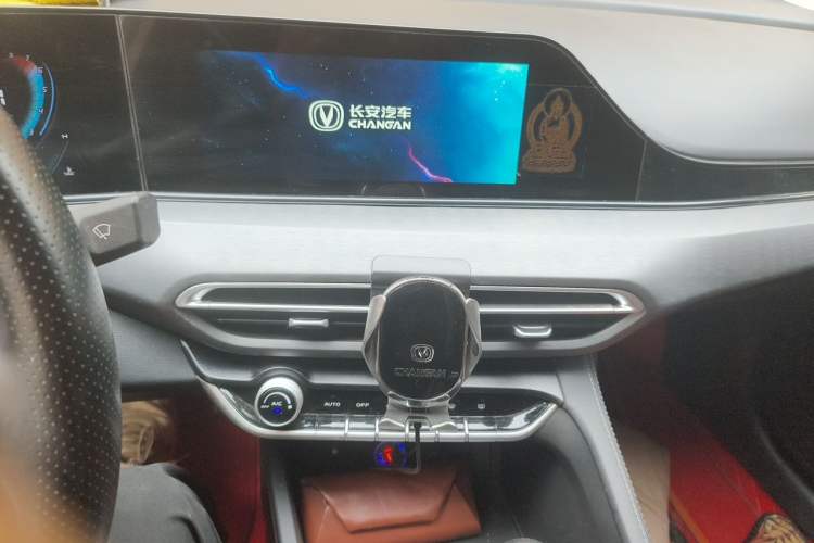 Used CHANGAN Eado 2021 PLUS 1.6L GDI Manual Luxury Model Audio And AC Panel