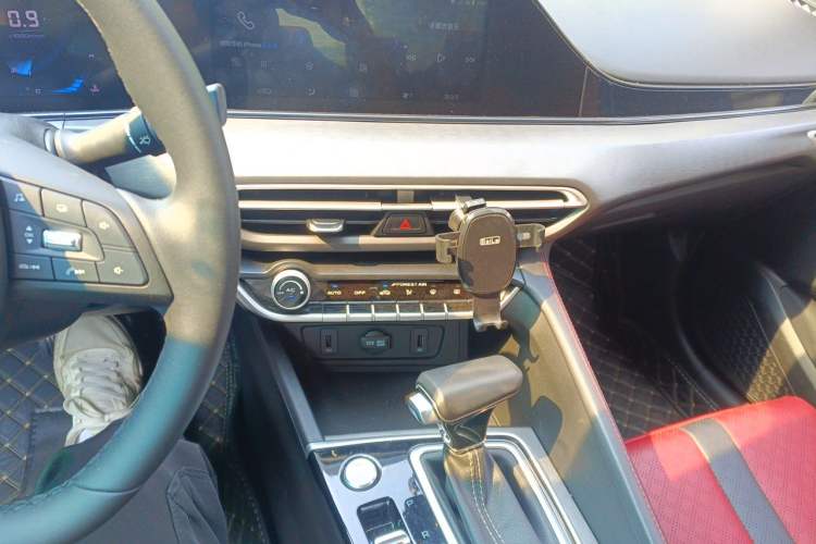 Used CHANGAN Eado 2021 PLUS Blue Whale NE 1.4T GDI DCT Prestige Model Audio And AC Panel