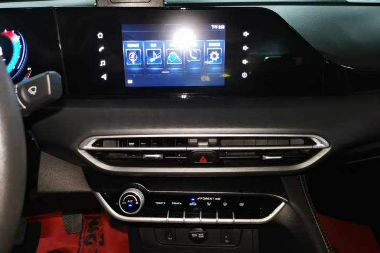 Used CHANGAN Eado 2021 PLUS 1.6L GDI Manual Elite Model Audio And AC Panel