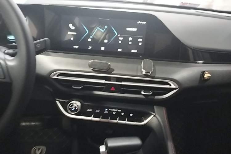 Used CHANGAN Eado 2021 PLUS Blue Whale NE 1.4T GDI DCT Prestige Model Audio And AC Panel