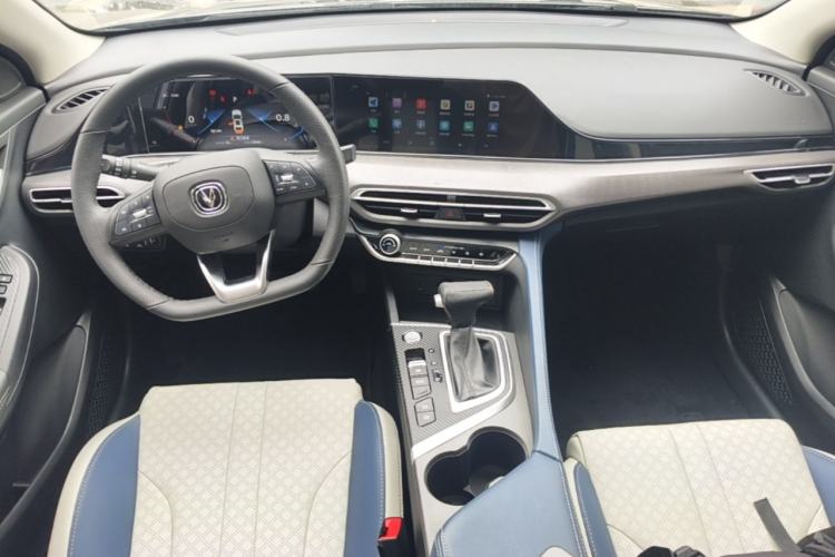 Used CHANGAN Eado 2021 PLUS Blue Whale NE 1.4T GDI DCT Flagship Model Center Console