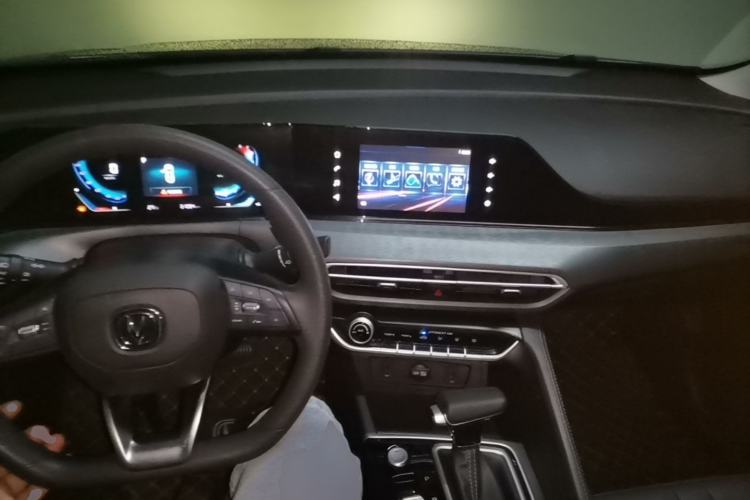 Used CHANGAN Eado 2021 PLUS 1.6L GDI CVT Elite Model Center Console