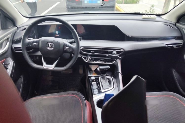 Used CHANGAN Eado 2021 PLUS Blue Whale NE 1.4T GDI DCT Prestige Model Center Console