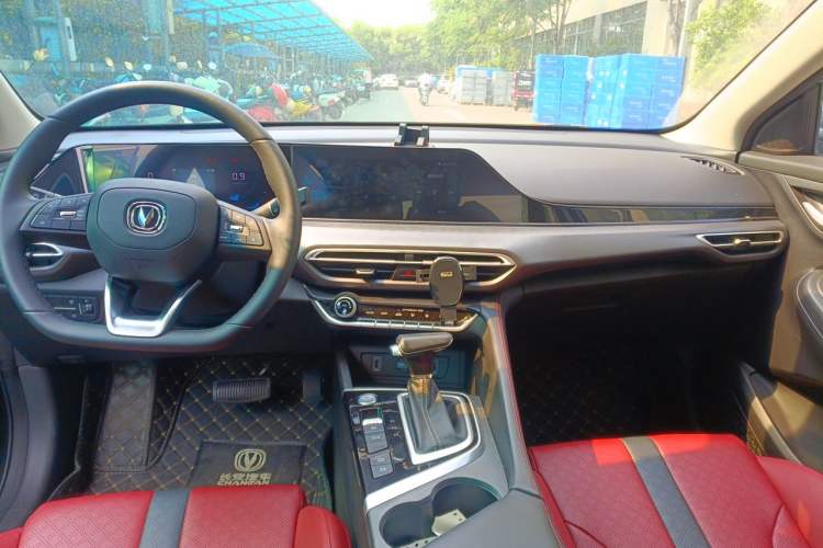 Used CHANGAN Eado 2021 PLUS Blue Whale NE 1.4T GDI DCT Prestige Model Center Console