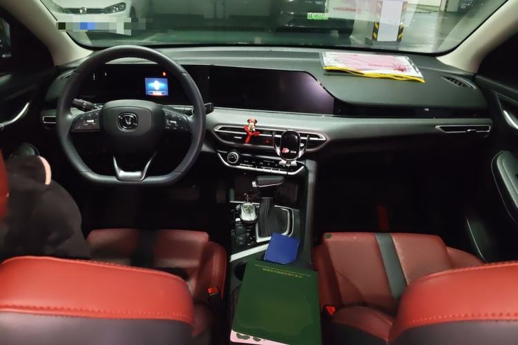 Used CHANGAN Eado 2021 PLUS Blue Whale NE 1.4T GDI DCT Prestige Model Center Console