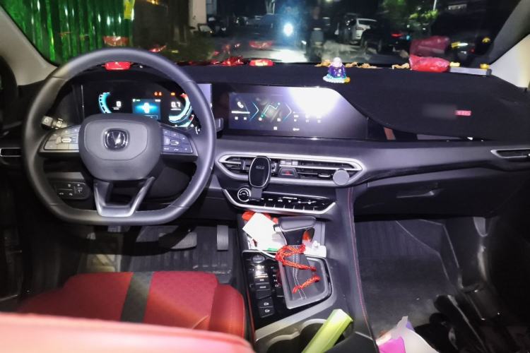 Used CHANGAN Eado 2021 PLUS Blue Whale NE 1.4T GDI DCT Prestige Model Center Console