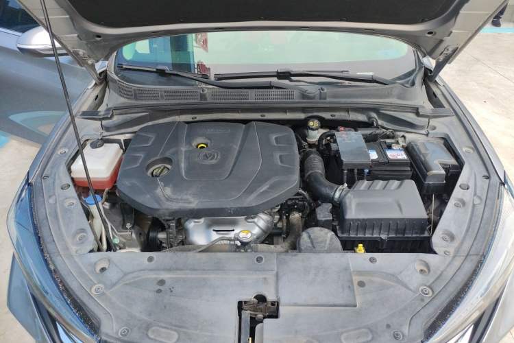 Used CHANGAN Eado 2021 PLUS 1.6L GDI Manual Luxury Model Engine Bay