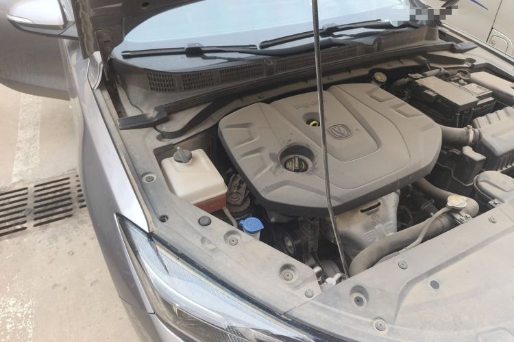 Used CHANGAN Eado 2021 PLUS 1.6L GDI Manual Luxury Model Engine Bay Right