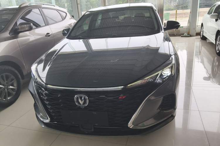 Used CHANGAN Eado 2021 PLUS Blue Whale NE 1.4T GDI DCT Flagship Model Front