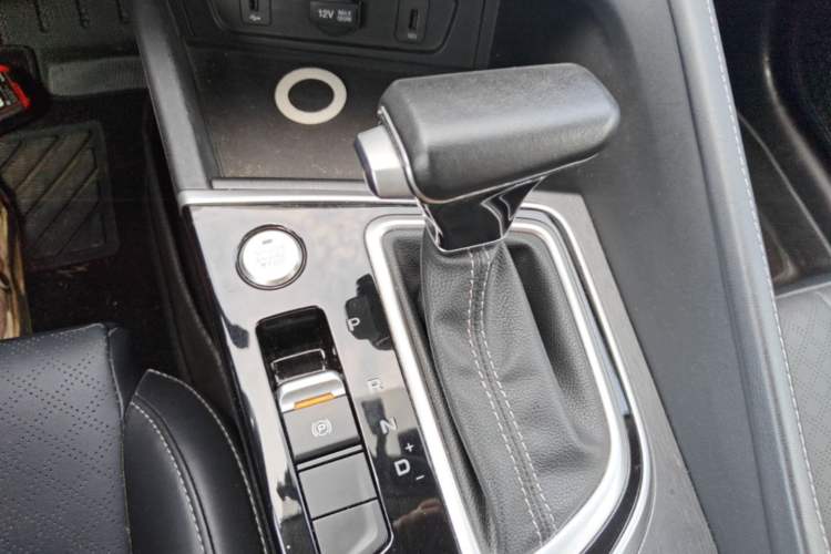 Used CHANGAN Eado 2021 PLUS 1.6L GDI CVT Luxury Model Gear Lever