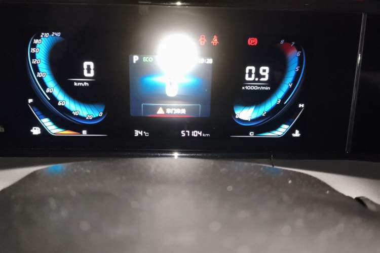 Used CHANGAN Eado 2021 PLUS Blue Whale NE 1.4T GDI DCT Prestige Model Odometer Close Up
