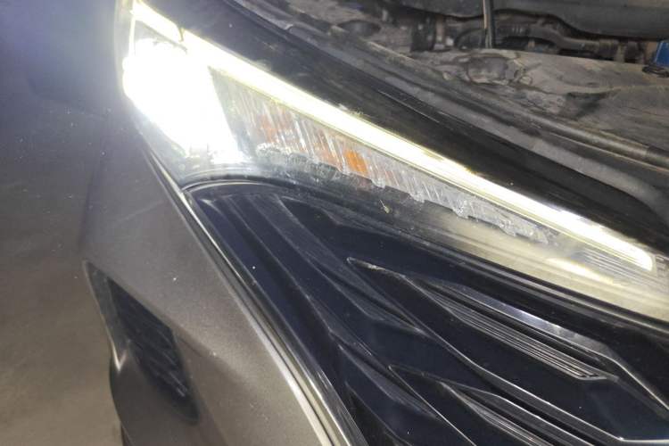 Used CHANGAN Eado 2021 PLUS Blue Whale NE 1.4T GDI DCT Flagship Model Right Front Headlight
