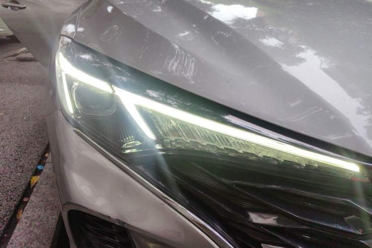 Used CHANGAN Eado 2021 PLUS Blue Whale NE 1.4T GDI DCT Prestige Model Right Front Headlight