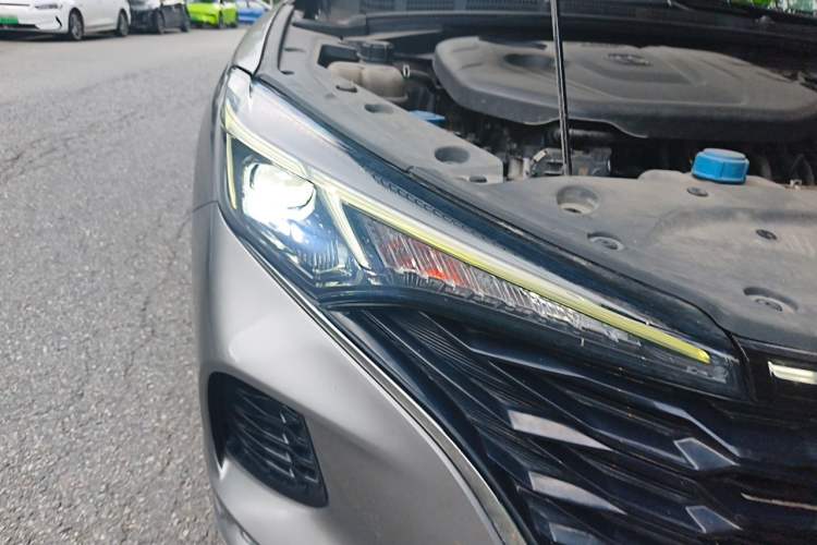 Used CHANGAN Eado 2021 PLUS Blue Whale NE 1.4T GDI DCT Prestige Model Right Front Headlight