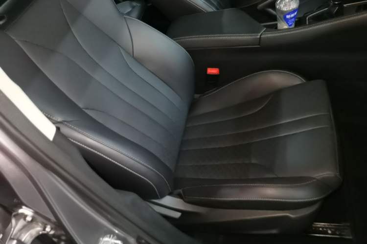 Used CHANGAN Eado 2021 PLUS 1.6L GDI Manual Elite Model Right Front Seat