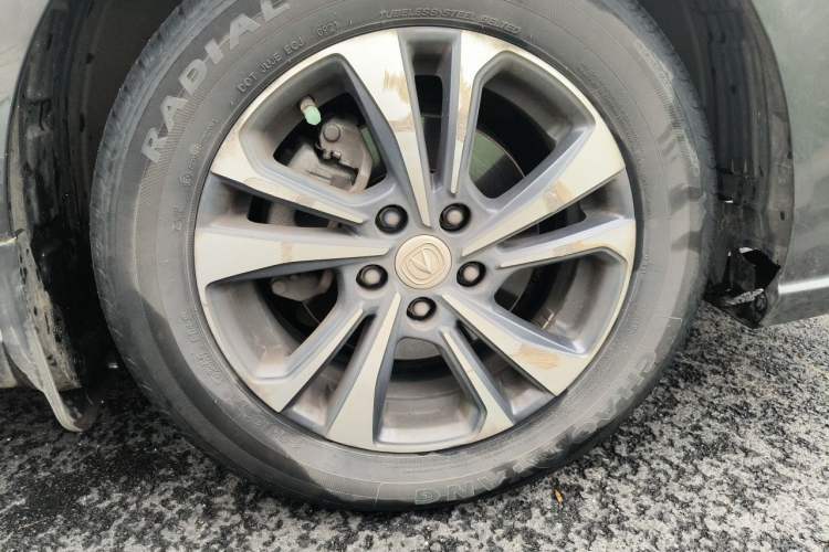 Used CHANGAN Eado 2021 PLUS Blue Whale NE 1.4T GDI DCT Prestige Model Right Front Wheel Hub