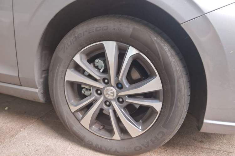 Used CHANGAN Eado 2021 PLUS Blue Whale NE 1.4T GDI DCT Prestige Model Right Front Wheel Hub