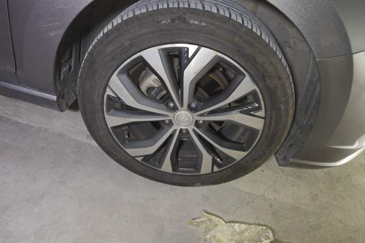 Used CHANGAN Eado 2021 PLUS Blue Whale NE 1.4T GDI DCT Flagship Model Right Front Wheel Hub