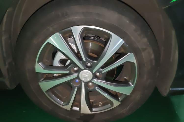 Used CHANGAN Eado 2021 PLUS Blue Whale NE 1.4T GDI DCT Prestige Model Right Front Wheel Hub