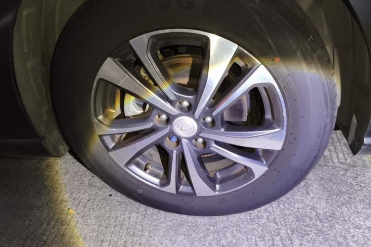 Used CHANGAN Eado 2021 PLUS Blue Whale NE 1.4T GDI DCT Prestige Model Right Front Wheel Hub