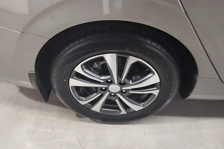 Used CHANGAN Eado 2021 PLUS Blue Whale NE 1.4T GDI DCT Prestige Model Right Rear Wheel Hub