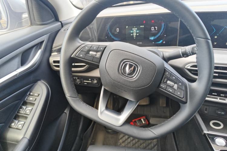 Used CHANGAN Eado 2021 PLUS 1.6L GDI CVT Luxury Model Steering Wheel