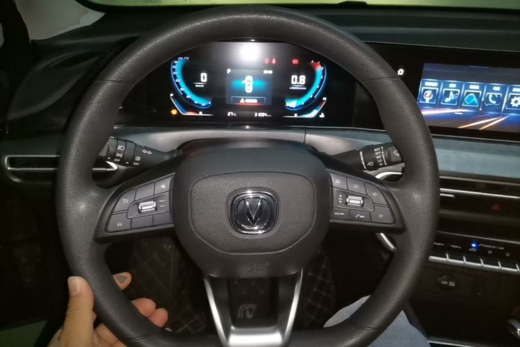 Used CHANGAN Eado 2021 PLUS 1.6L GDI CVT Elite Model Steering Wheel
