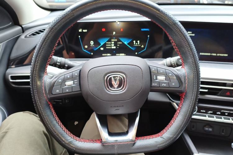 Used CHANGAN Eado 2021 PLUS Blue Whale NE 1.4T GDI DCT Flagship Model Steering Wheel