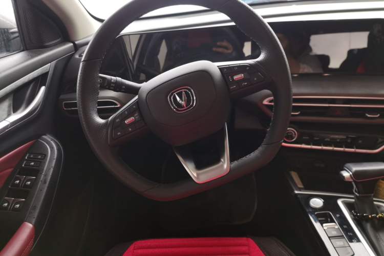 Used CHANGAN Eado 2021 PLUS Blue Whale NE 1.4T GDI DCT Flagship Model Steering Wheel