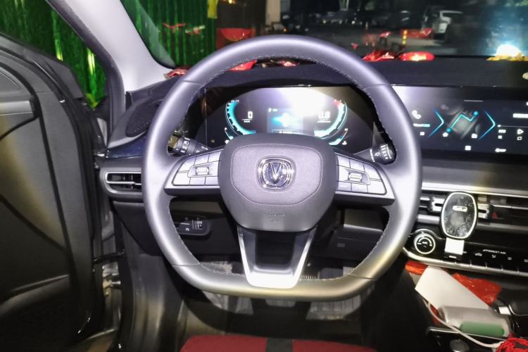 Used CHANGAN Eado 2021 PLUS Blue Whale NE 1.4T GDI DCT Prestige Model Steering Wheel